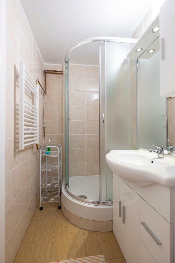 Newly Renovated Studio With Air Conditioner & Free Parking Liubliana Exterior foto
