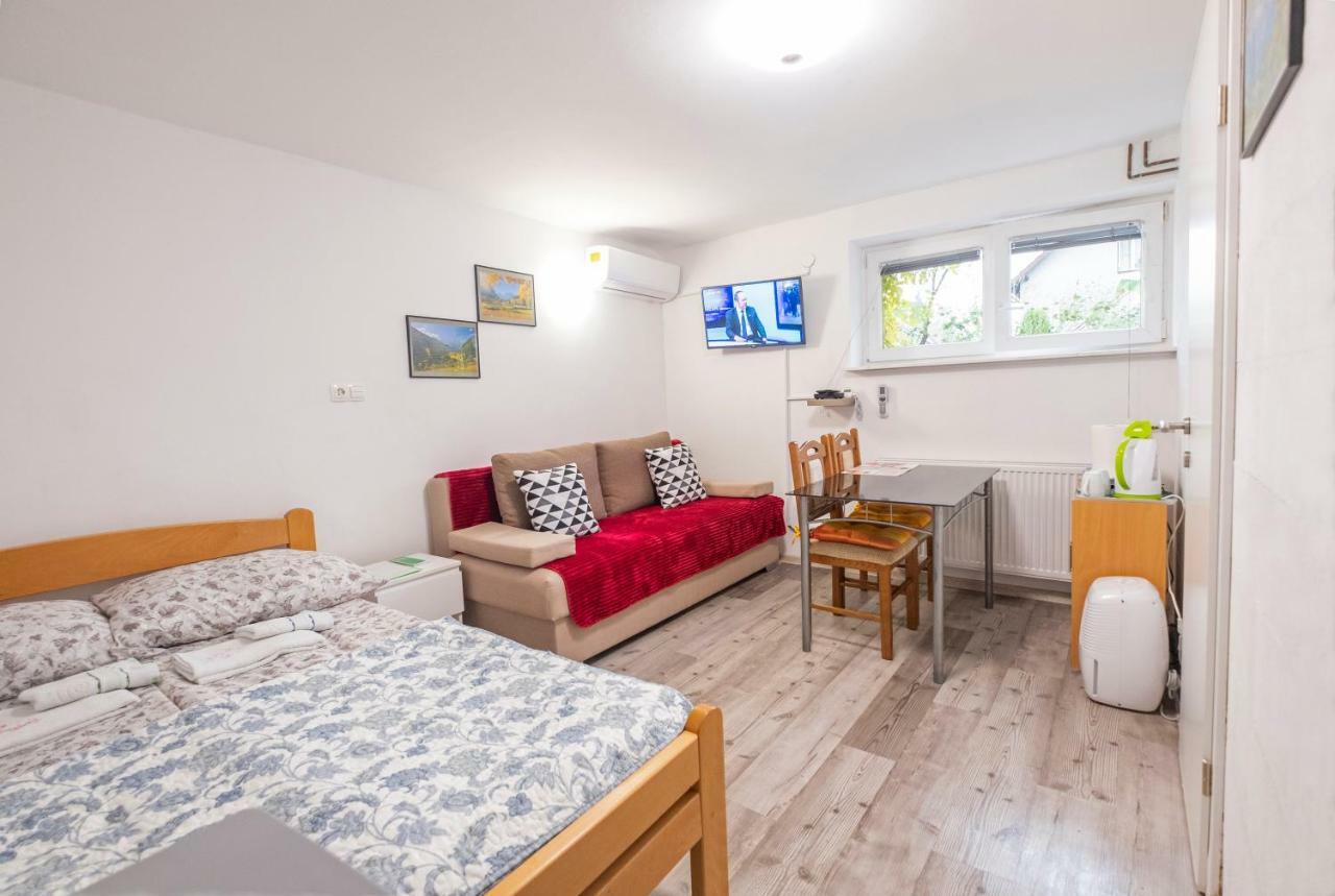 Newly Renovated Studio With Air Conditioner & Free Parking Liubliana Exterior foto